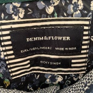 LIGHTLY USED: 2 MENS LARGE MICRO DOT SLIM SHIRTS